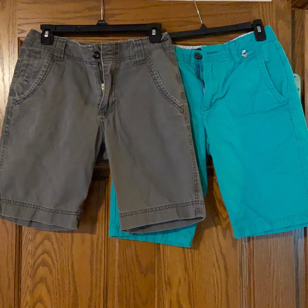 2 Pair young men’s shorts size 28